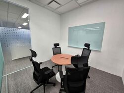 Oue Downtown (D1), Office #526775811